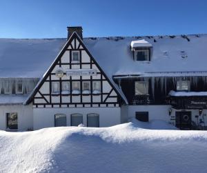 Berghotel Lenneplätze Winterberg semasa musim sejuk