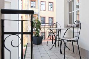 Un balcón o terraza en Ferienwohnung Am Nauener Tor