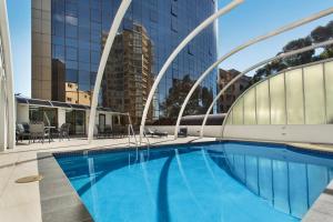 Bazen u ili blizu objekta Novotel Sydney Parramatta