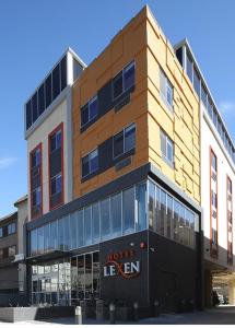 a building with a hotelelen on the side of it at Lexen Hotel - Hollywood in Los Angeles