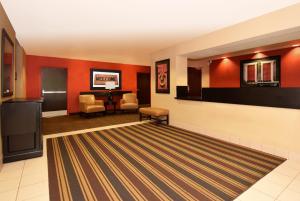 TV tai viihdekeskus majoituspaikassa Extended Stay America Suites - Indianapolis - Castleton