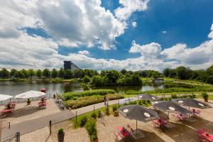 Uitzicht op een rivier vlak bij het hotel