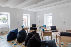 Гостиная зона в Hostel Conii & Suites Algarve