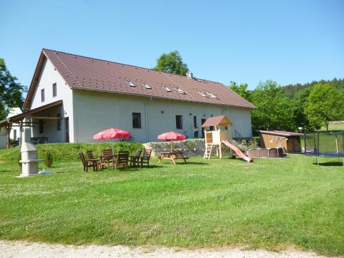 Kebun di luar Penzion Na Podlesí ve Zlaté Koruně