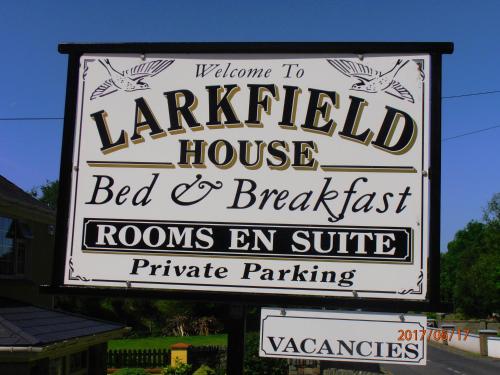 Sertifikāts, apbalvojums, norāde vai cits dokuments, kas ir izstādīts apskatei naktsmītnē Larkfield House B&B, Ballycasheen Kerry V93 WD51