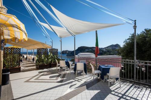 Foto de la galería de Hotel Villaggio Dei Pescatori en Ponza