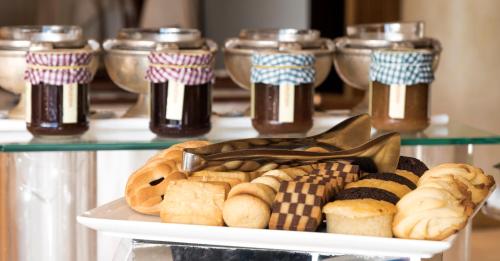 Makanan di atau berdekatan hotel