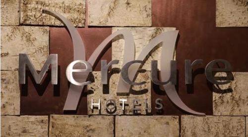 Sertifikat, penghargaan, tanda, atau dokumen yang dipajang di Mercure Hotel Hamburg am Volkspark