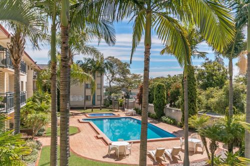 The swimming pool at or close to Great Eastern Motor Lodge