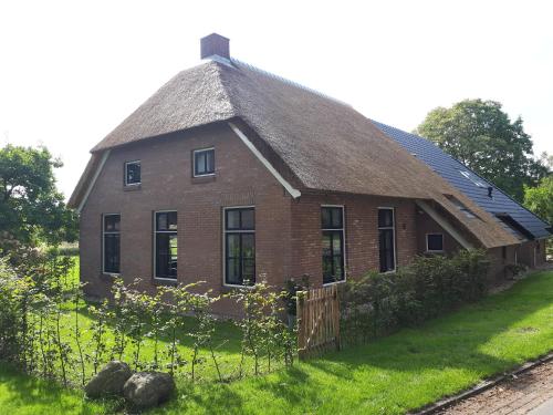 En hage utenfor Bed en Breakfast Het Oelenest