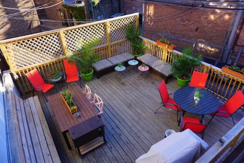 Un balcón o terraza en Wrigley Hostel - Chicago