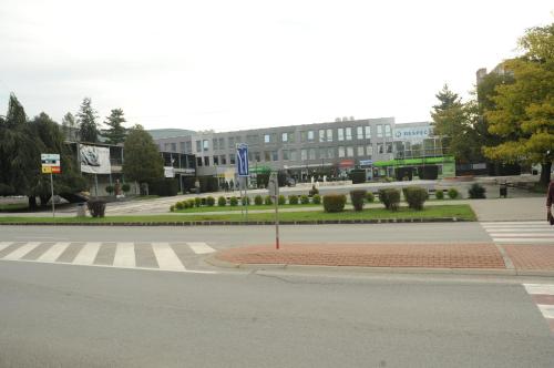 The surrounding neighborhood or a neighborhood close to a vendégházakat