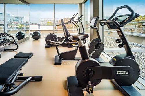 Fitness center at/o fitness facilities sa SAKS Urban Design Hotel Frankfurt