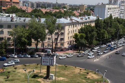 Daireden çekilmiş Taşkent şehrinin genel bir manzarası veya şehir manzarası