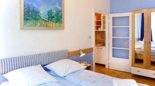 Ліжко або ліжка в номері Cybulskiego Guest Rooms