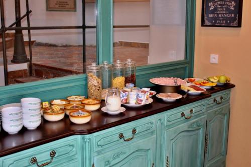 a buffet of food on top of a table at Penzion Kasper Cyklopenzion in Jindrichuv Hradec