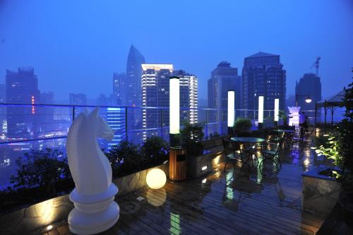 Una vista general de Chongqing o una vista desde la ciudad tomada desde el hotel