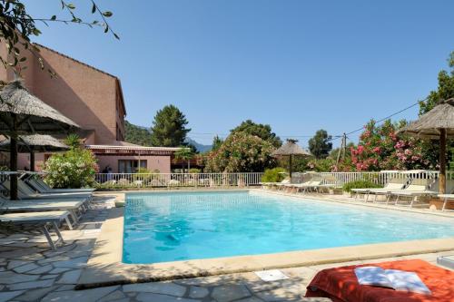 Piscina a Hotel Stella Marina o a prop