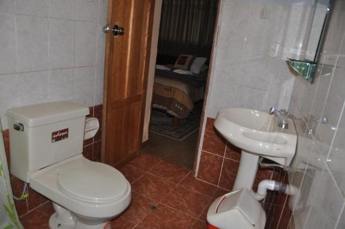 Bathroom sa Hostal Goya Andina