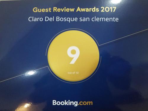 Certifikát, hodnocení, plakát nebo jiný dokument vystavený v ubytování Claro Del Bosque san clemente