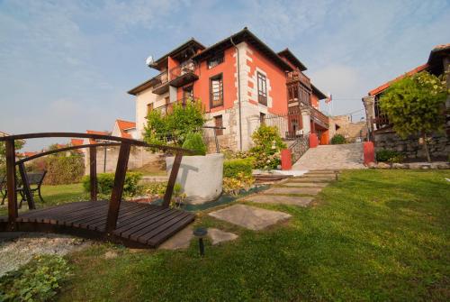 Posada Campo tesisinin dışında bir bahçe