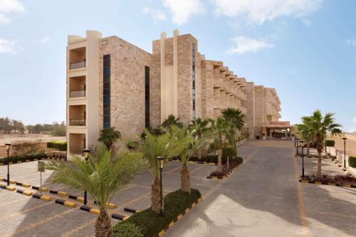 Снимка в галерията на Ramada Resort Dead Sea в Соваяма