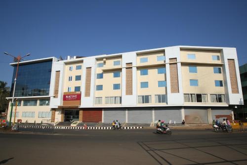 Gedung tempat hotel berlokasi