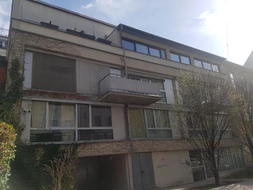 Pastatas, kuriame yra šie apartamentai