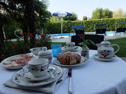 Photo de la galerie de l'établissement Hotel Bolero, à Sirmione