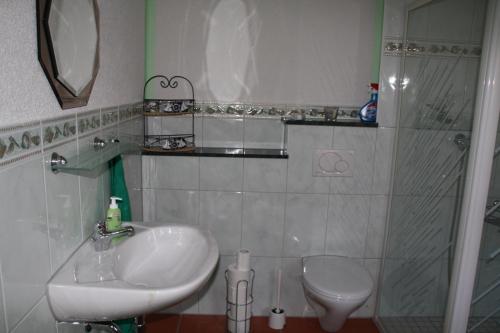 Un baño de Ferienwohnung Helbing