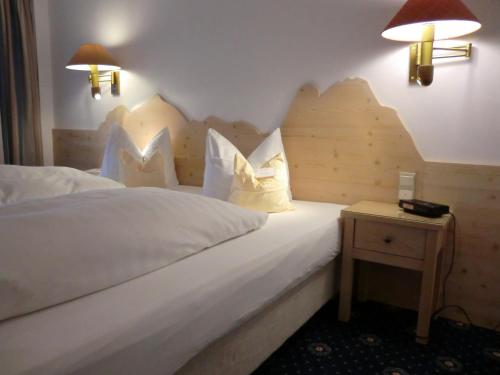 Cama ou camas em um quarto em Hotel Rheinischer Hof