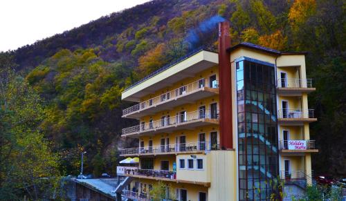 O vedere generală la munți sau o vedere la munte luată de la acest hotel