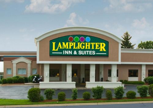 un panneau d'affichage à l'avant d'une bibliothèque dans l'établissement Lamplighter Inn and Suites - North, à Springfield