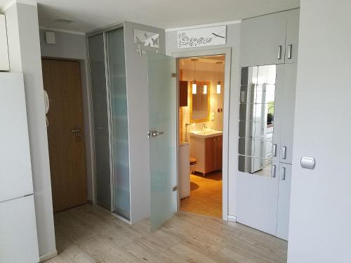 Bilik mandi di APARTAMENT SŁONECZNY