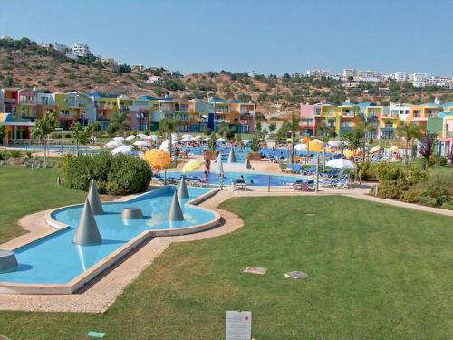 阿爾布費拉的住宿－Marina de Albufeira Orada Resort - 2-bed apartment with huge pool，相簿中的一張相片