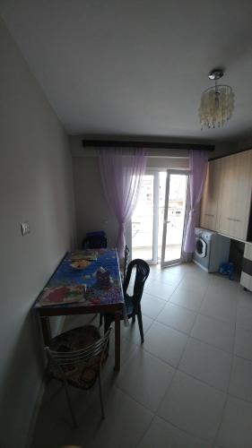 Imagen de la galería de Mona`s Hostel, en Sarandë