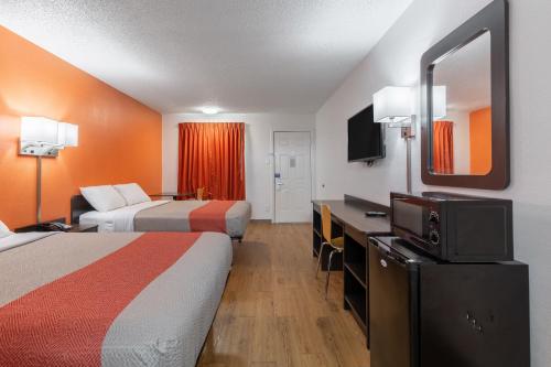 Krevet ili kreveti u jedinici u okviru objekta Motel 6-Bryan, TX - University Area