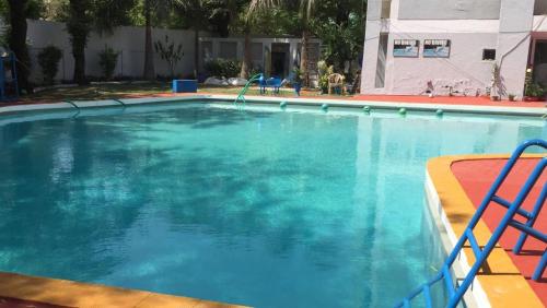 A piscina localizada em Homestay Chateau 39 ou nos arredores