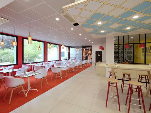 Restaurant o un lloc per menjar a Hôtel ibis Styles Auxerre Nord