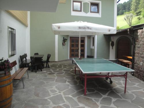 Instalaciones para jugar al tenis de mesa en Garni Halali o alrededores