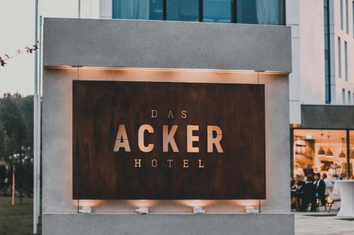 Сертификат, награда, табела или друг документ на показ в Das ACKER Hotel