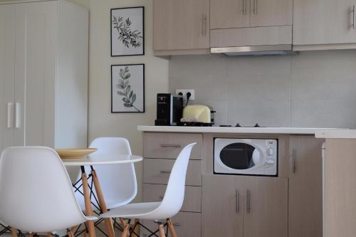 Dapur atau dapur kecil di Aelia Apartments