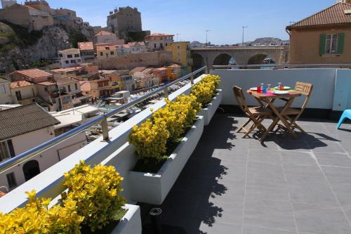 Parveke tai terassi majoituspaikassa La Terrasse du Pecheur