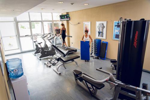 The fitness centre and/or fitness facilities at Land Plaza Hotel