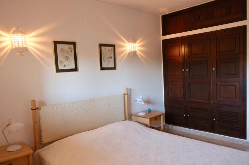 Posteľ alebo postele v izbe v ubytovaní Peaceful & Spacious Apt with Parking & Queen Bed