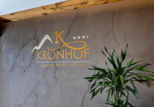 Hotel Kronhof में दिखाया गया कोई प्रमाणपत्र, अवॉर्ड, हस्ताक्षर या कोई दूसरा दस्तावेज़