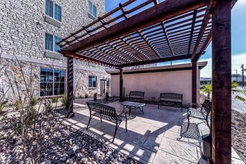 Grand Prairie şehrindeki Comfort Suites Grand Prairie - Arlington North tesisine ait fotoğraf galerisinden bir görsel