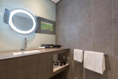 Postillion Hotel Amsterdam tesisinde bir banyo