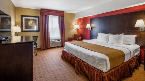 Кровать или кровати в номере Best Western Plus Bowmanville