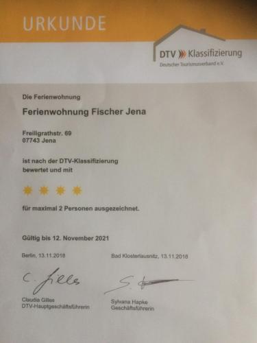 Et logo, certifikat, skilt eller en pris der bliver vist frem på Ferienwohnung Fischer